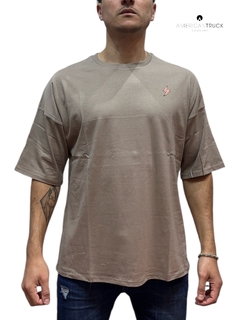 Remera IÑK Behra Loose Ready Tostado