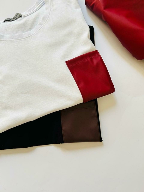 T-shirt com bolso vermelho Cherry - comprar online