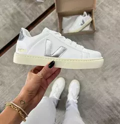 TENIS V CADARÇO BRANCO PRATA - comprar online