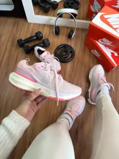 ZOOMX INVINCIBLE RUN 3 ROSE