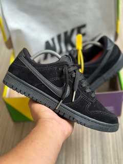 DUNK LOW PRO PRETO PRETO CAMURÇA na internet