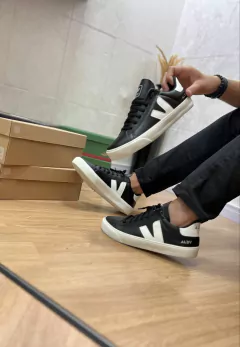 TENIS VEJA V022 PRETO BRANCO