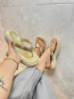 PAPETE SUA CIA COM SOLADO ALTO LIGHT GOLD - 15522