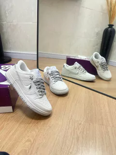 DUNK LOW NK BRANCO PRATA na internet