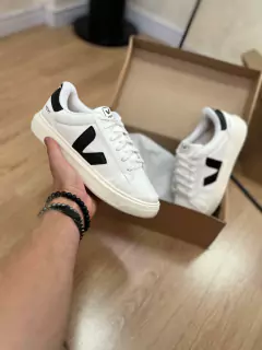 V100 BRANCO PRETO