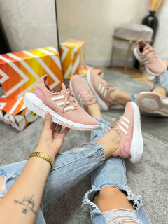 AD ULTRABOOST ROSE BRANCO na internet