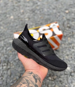 ULTRABOOST PRETO PRETO - comprar online