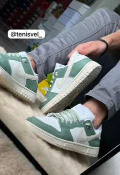 DUNK LOW VERDE BEGE MICA GREEN - comprar online