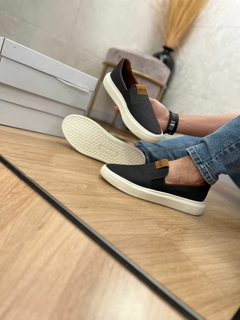 SLIPON HUGO BOSS PRETO TECIDO