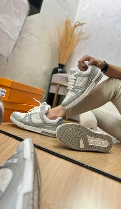 TENIS LOUIS VUITTON BRANCO CINZA - comprar online