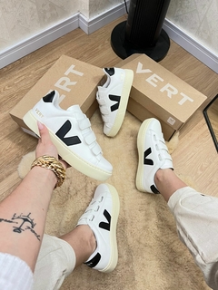 TENIS V VELCRO BRANCO PRETO - loja online