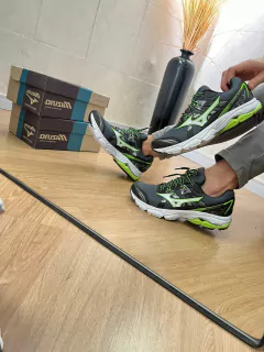 MIZUNO NIRVANA CINZA VERDE na internet