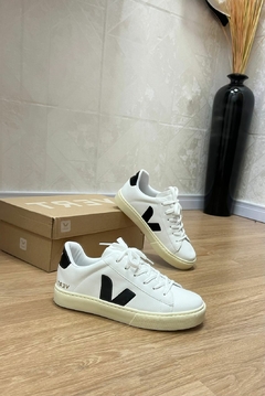 TENIS V CADARÇO BRANCO PRETO - comprar online