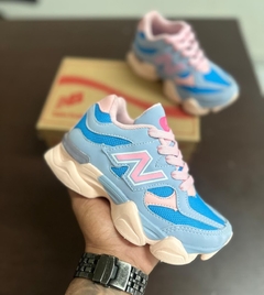 NEWBALANCE 9060 ROSA AZUL INFANTIL - TenisVel