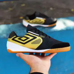 CHUTEIRA UMBRO PRETA FUTSAL