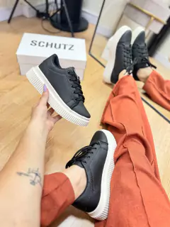 TENIS SCHULTZ PRETO TRATORADO - comprar online