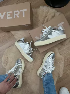 TENIS V CADARÇO PRATA na internet