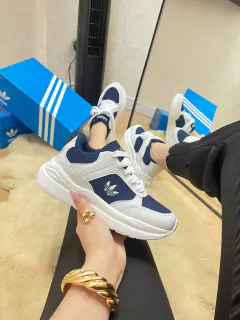 FEM AD AZUL BRANCO na internet