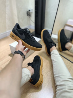 AIRFORCE NOBUCK PRETO na internet
