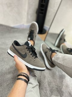 DUNK LOW PRO GRAFITE PRETO CAMURÇA - TenisVel