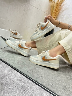 AIRFORCE AF1 AREIA CINZA CARAMELO na internet