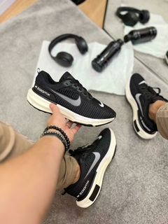 NK ZOOMX INVINCIBLE RUN 3 PRETO BRANCO OFF - TenisVel