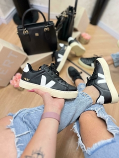 TENIS V CADARÇO PRETO BRANCO - comprar online