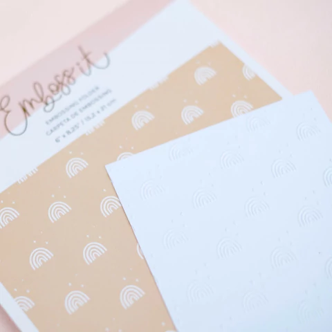 Carpeta de embossing 6" x 8,25" ARCO IRIS - MEMORY LOQUER