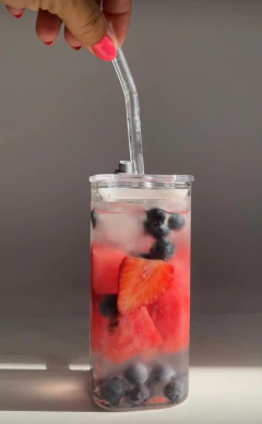 Vaso/Jarro de Vidrio con tapa acrilica, sorbete de vidrio y asa. 250 ml - comprar online