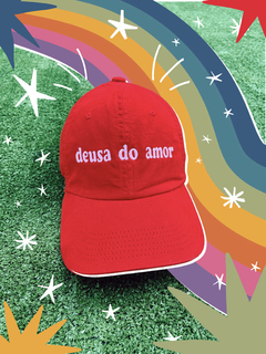 Boné Deusa do Amor - Cor vermelha