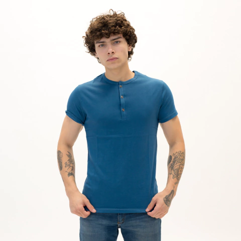 Remera Con Botones Daily