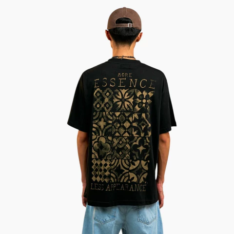 Remera Ward Assence - comprar online