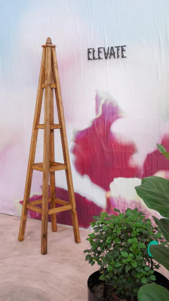 Obelisco de Madera Kiri - comprar online