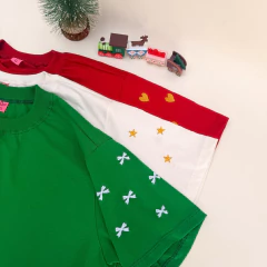 T-Shirt Bordada, Corações (Vermelho) - ilovetees