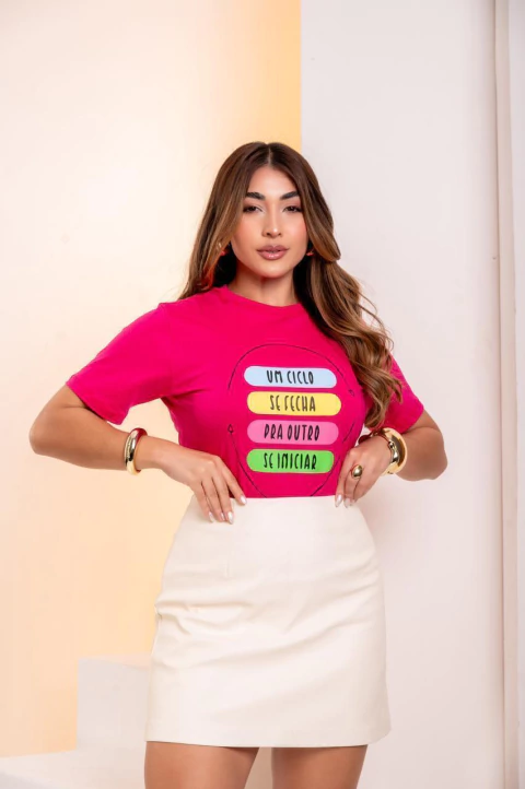 T-Shirt Um Ciclo... (Framboesa)