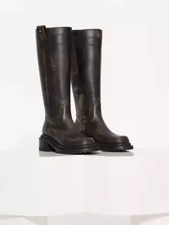 BOTA MIRANDA (JAZMIN CHEBAR) en internet