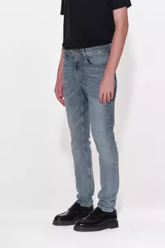 H SLIM WASHED BLUE (AY NOT DEAD) en internet