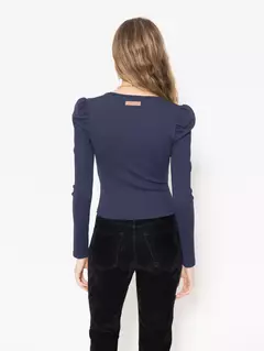 REMERA ELENA (JAZMIN CHEBAR) en internet