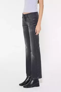 M BOOTCUT LOW LOCAL (AY NOT DEAD) - She Tendencias