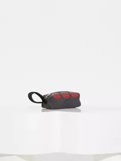 NECESSAIRE MACHINE (JAZMIN CHEBAR) en internet