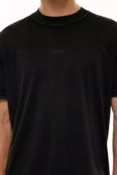 REMERA BROKEN NEGRO (GINEBRA HOMBRE) - tienda online