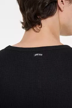 REMERA FITTED WAFFLE (AY NOT DEAD) - tienda online