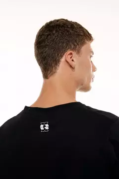REMERA GRAFFIC (GINEBRA HOMBRE)