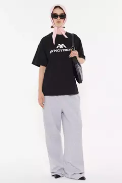 REMERA LOGO (AY NOT DEAD) - comprar online