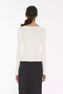 REMERA ML JANE (AY NOT DEAD) en internet