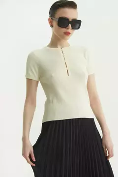 REMERA HELLENIA (LAS PEPAS)
