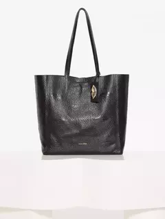 SHOPPER KISSES (JAZMIN CHEBAR)
