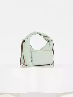 SHOULDER MANHATTAN (JAZMIN CHEBAR) en internet