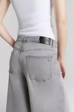 ULTRA LOOSE RIDEAU (MARIA CHER)