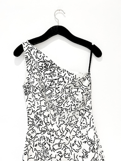 VESTIDO UN HOMBRO (AY NOT DEAD) en internet